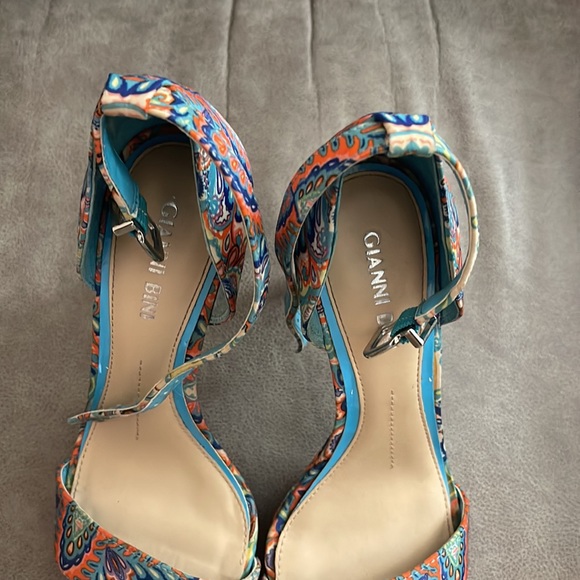 Gianni Bini high heels Size 6 - Picture 2 of 6